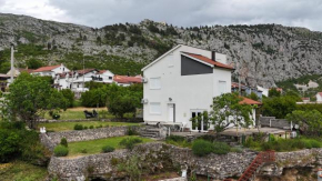 Villa The Cave